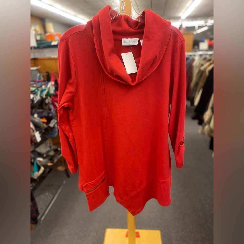 🛍️ Bleu Bayou Ladies Med Red Sweater